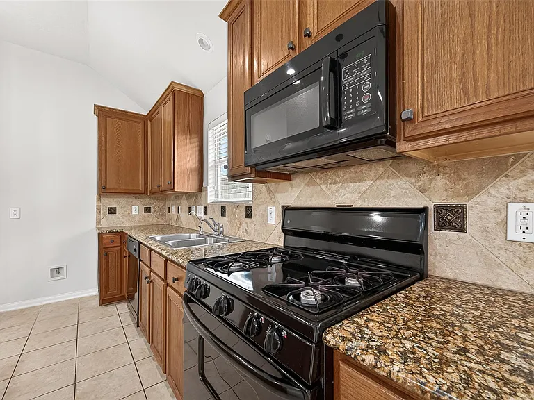 6030 Wildbriar Ln — Photo 21
