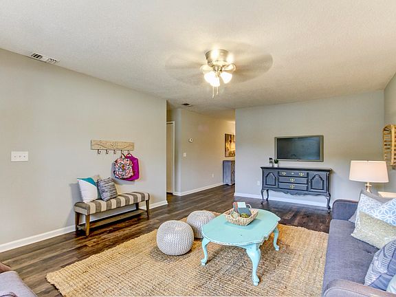 4th image of 2081 Chelwood Ct