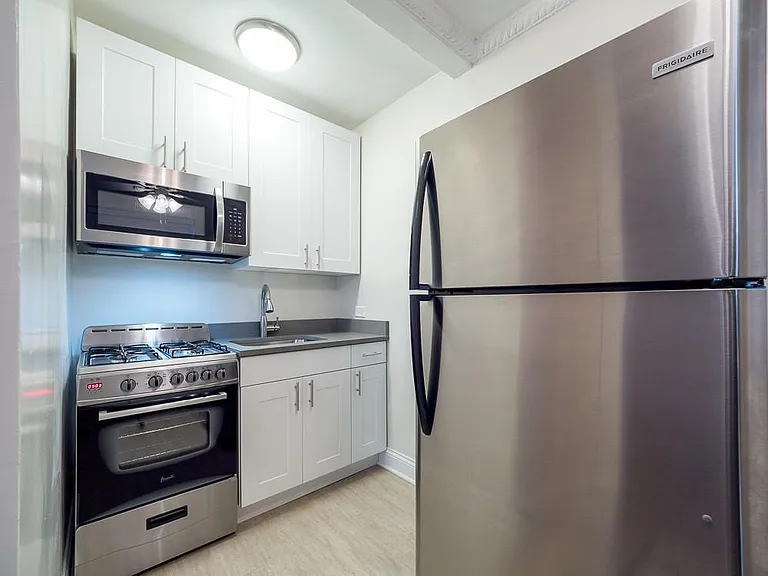 1412 W Chase Ave — Photo 9