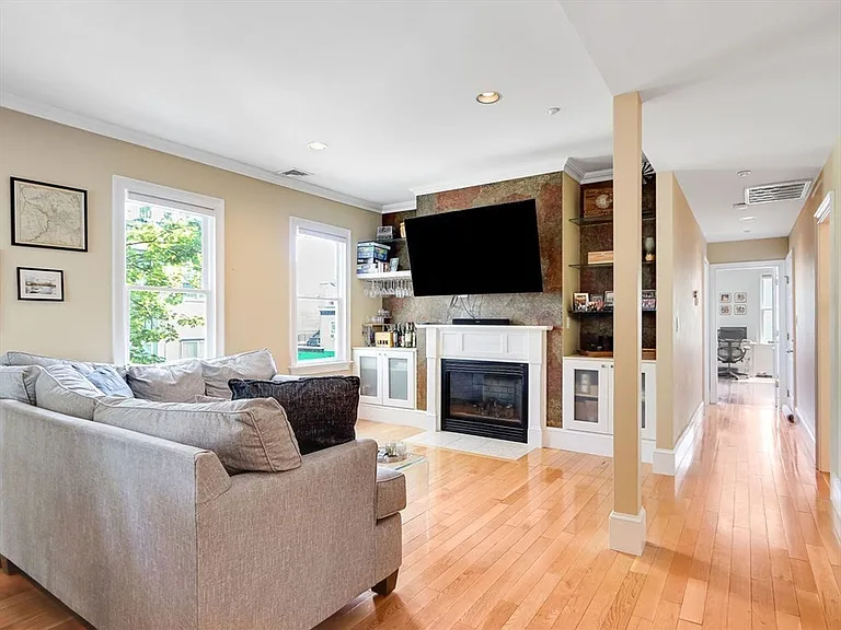 201 K St #4 — Photo 3