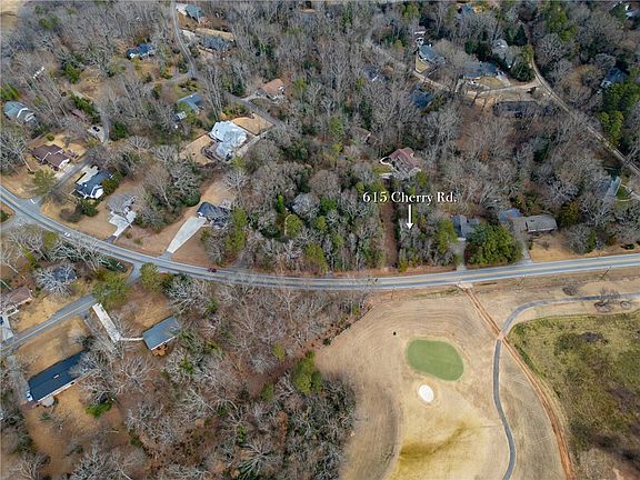 4th image of 615 Cherry Rd