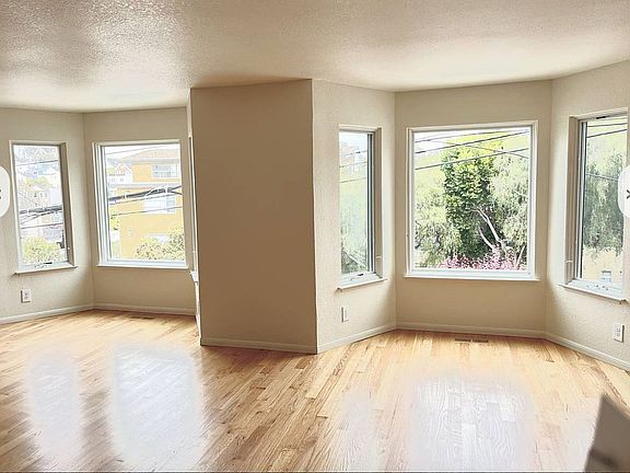 5th image of 648 Missouri St