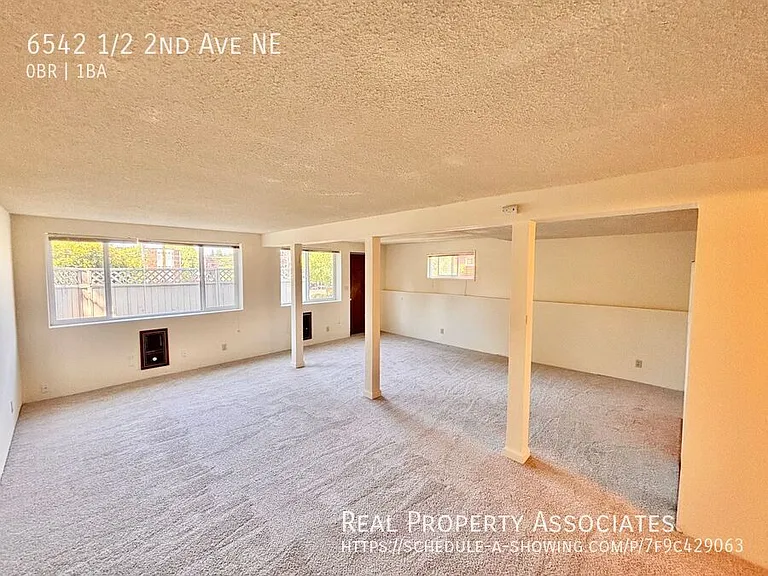 6542 1/2 2nd Ave NE — Photo 6