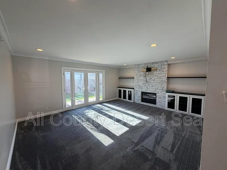 18527 San Antonio St — Photo 7