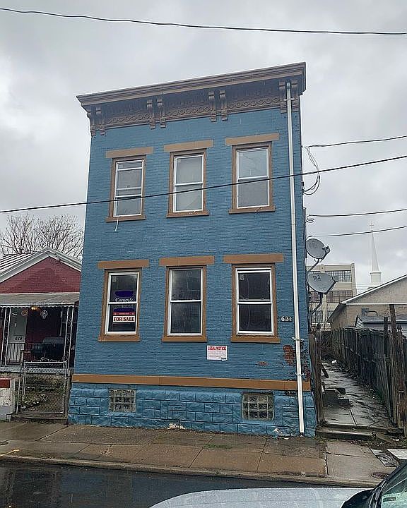 1st image of 621 Roberts St