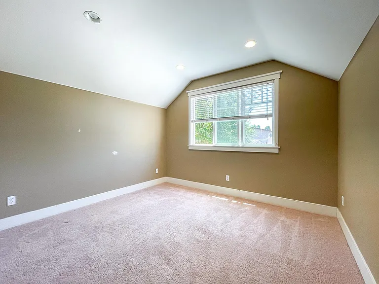 1725 S Maple St #4 — Photo 9