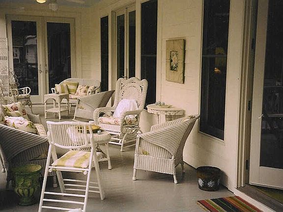 Enter this room from LR, DR or MBR 