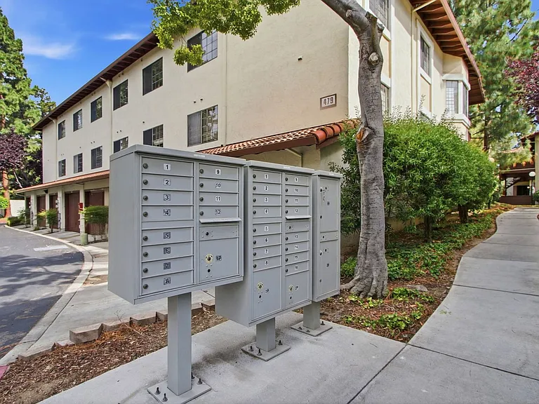 479 Costa Mesa Ter #F — Photo 34