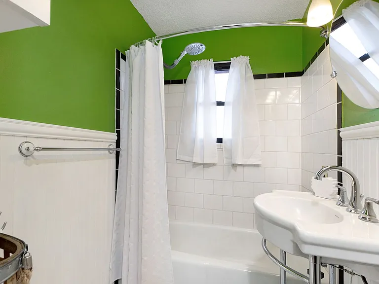 308 Twykingham Pl — Photo 24