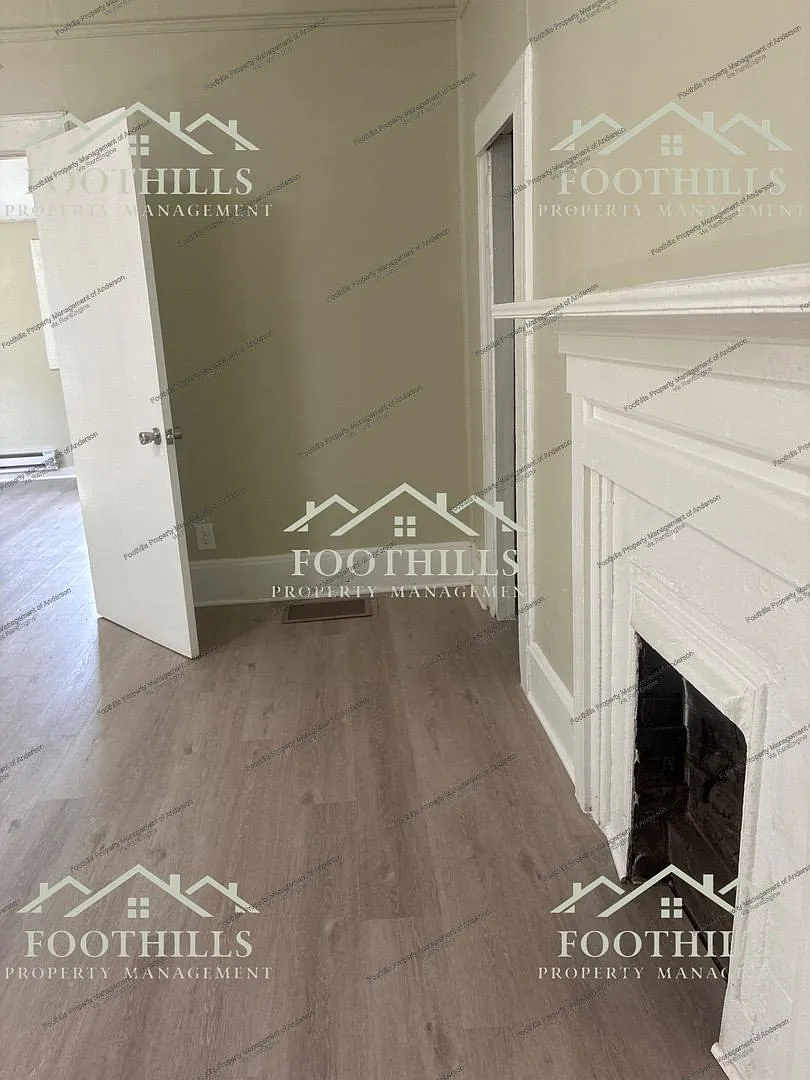 2 bed, 1.0 bath, 1034 sqft, $950 — Photo 2