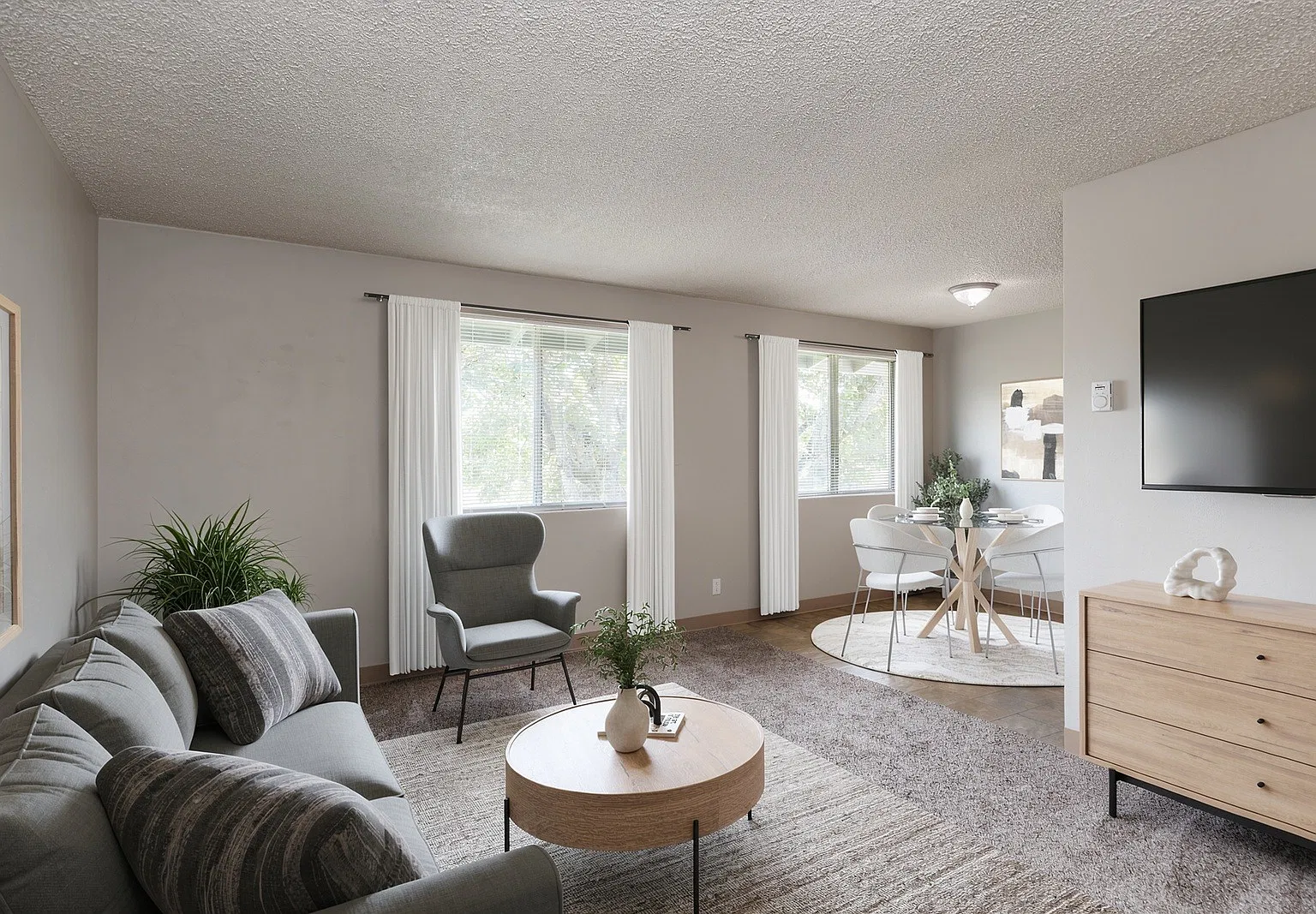 The Lindale Apartments — Photo 2
