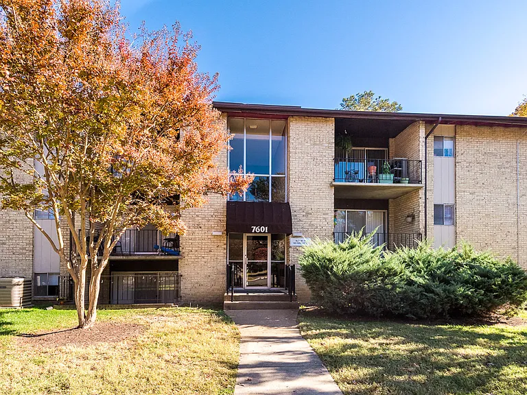7515 Foxhall Ln — Photo 20