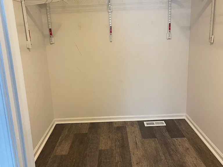 435 Park Ave — Photo 12