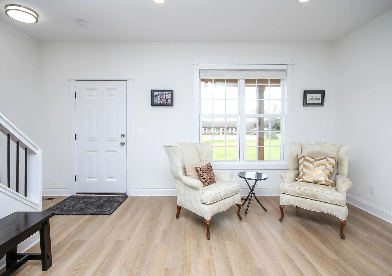 Move In Ready - Luxury Townhouse! — Photo 4