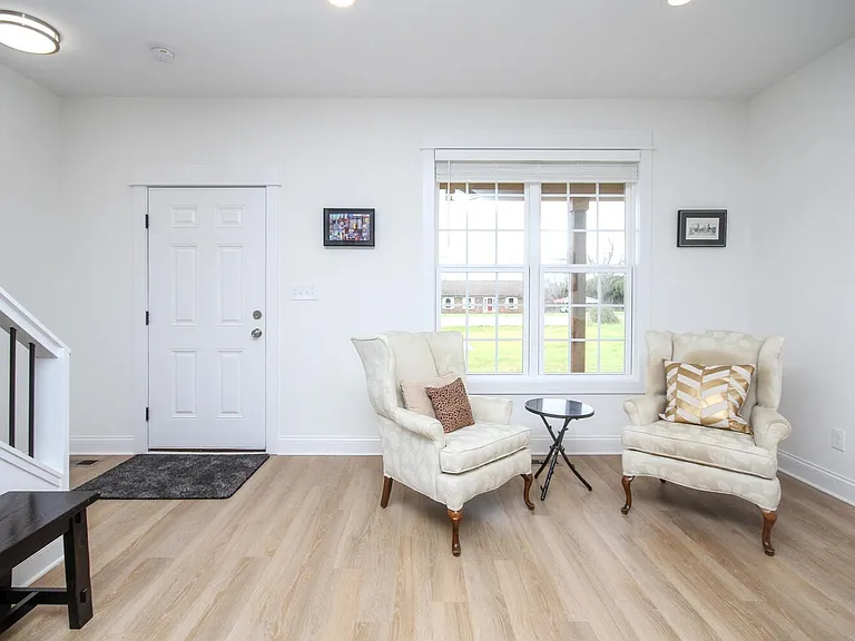 1076 Startown Rd — Photo 4
