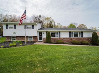 2496 Alan Dr, Willoughby Hills, OH 44092