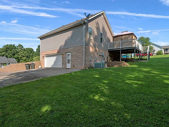 3rd image of 208 Matt Dr