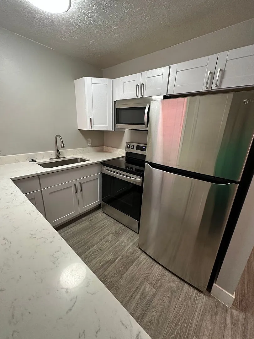 New Brigham Apartments — Photo 2