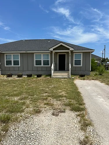 764 Cimarron #B Photo 1