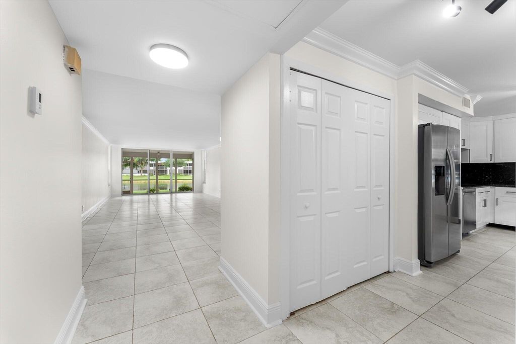4240 Oaks Ter APT 103, photo 3