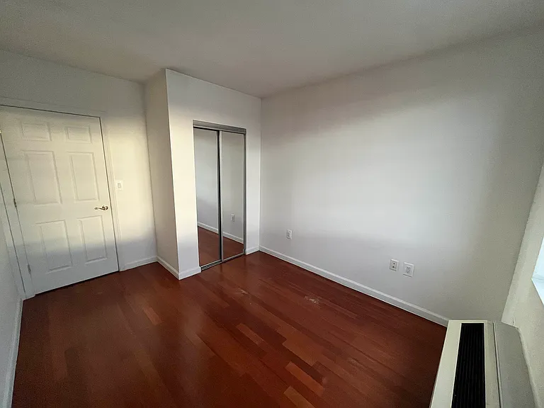 24 Lawton St #6F — Photo 4