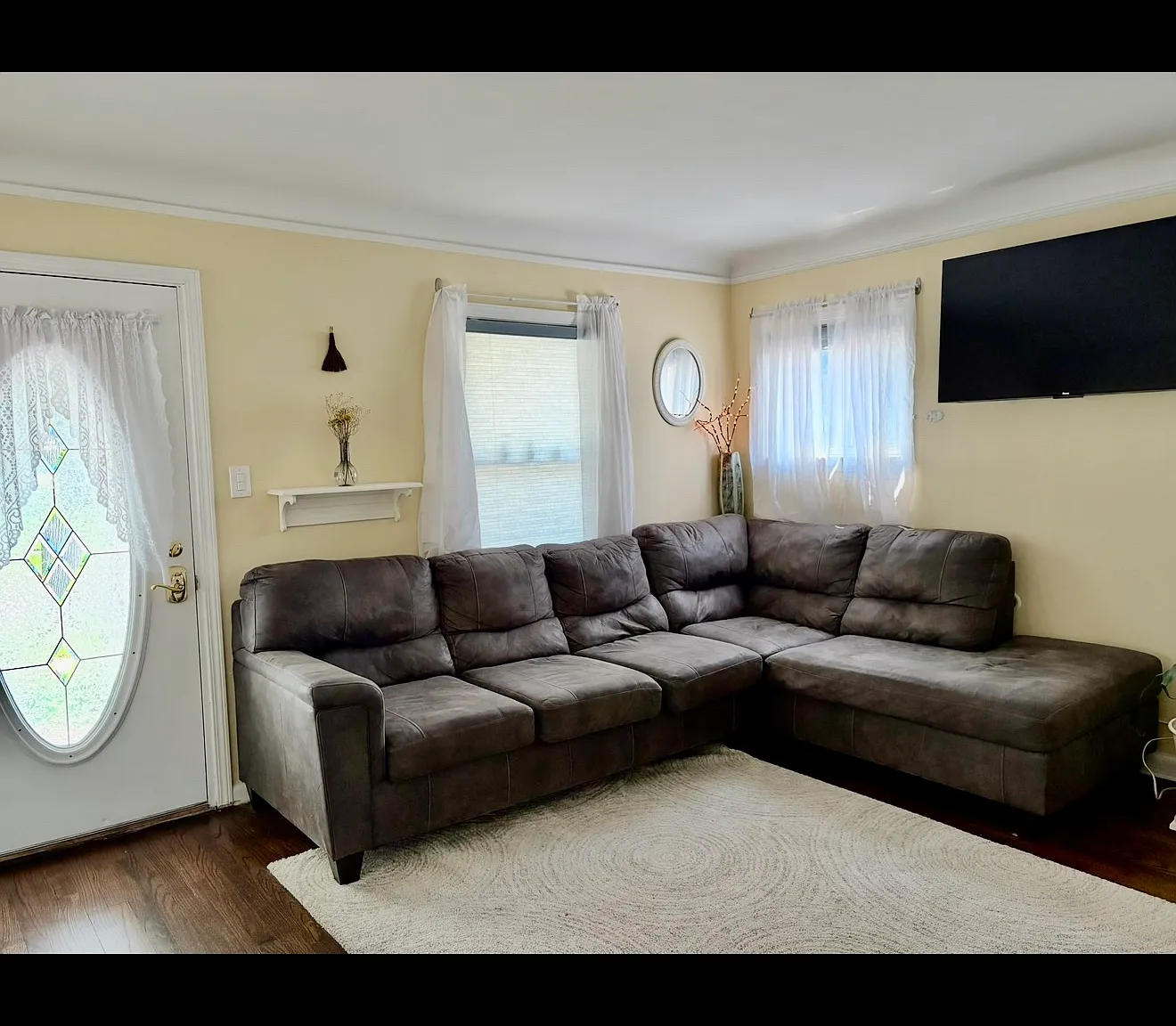 2430 Bennett St — Photo 3