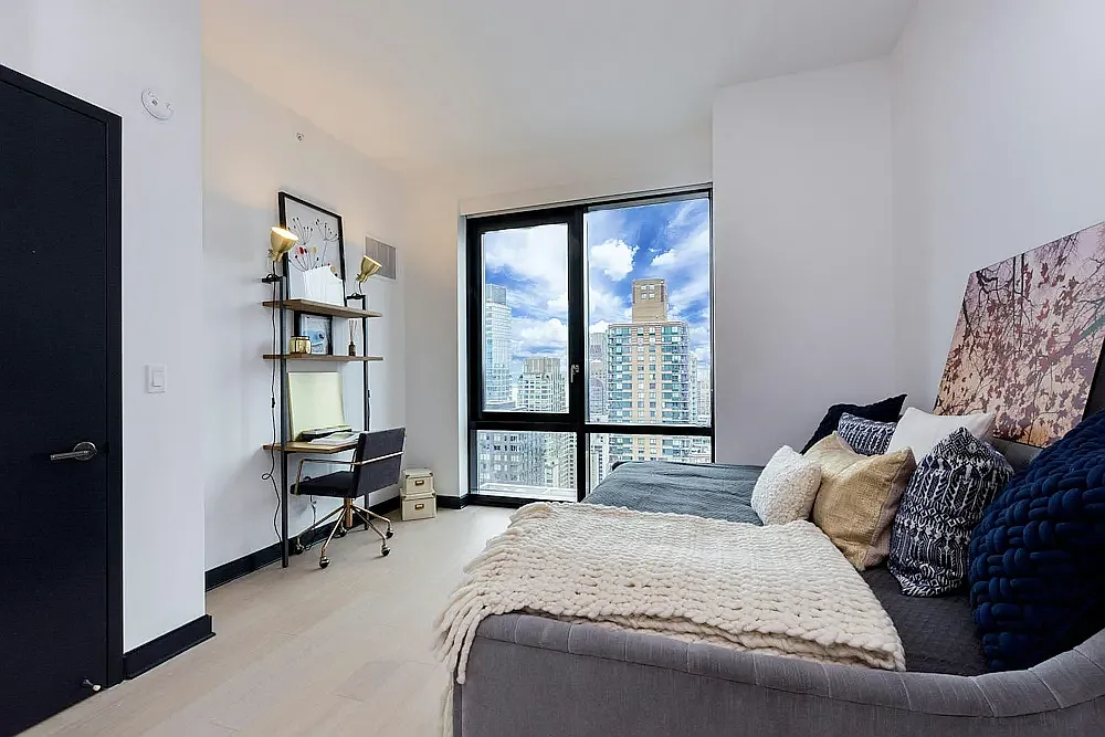 21 West End Avenue — Photo 4