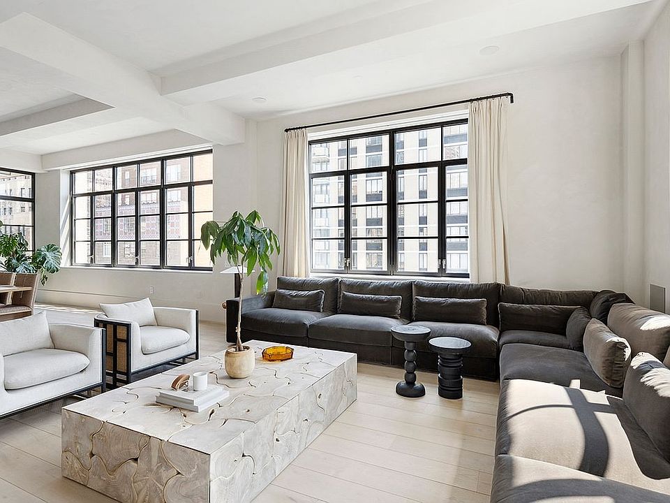 1st image of 404 Park Ave S #Ph16a