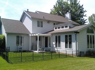 197 Sleepy Hollow Dr, Amherst, OH 44001