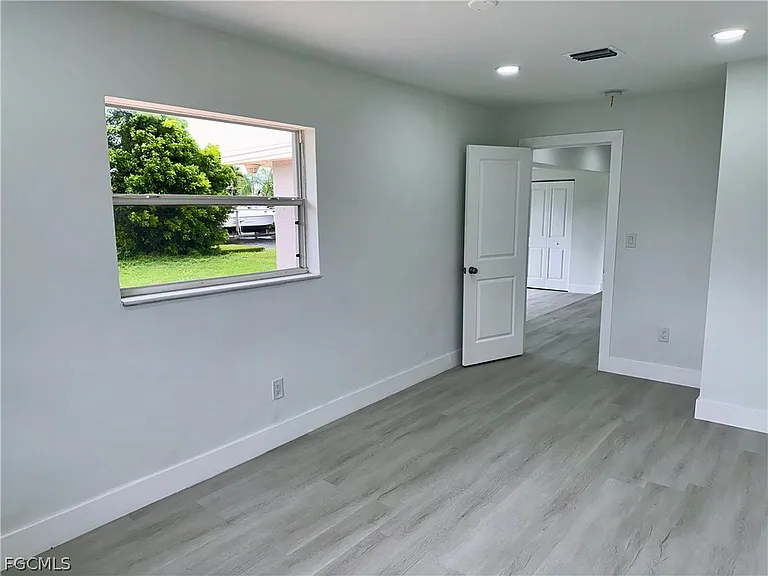 6187 Island Park Ct — Photo 10