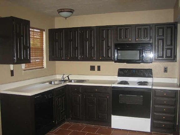 4th image of 17688 Kelly Blvd