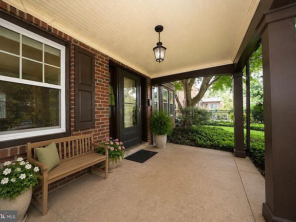 2nd image of 52 Rock Glen Rd