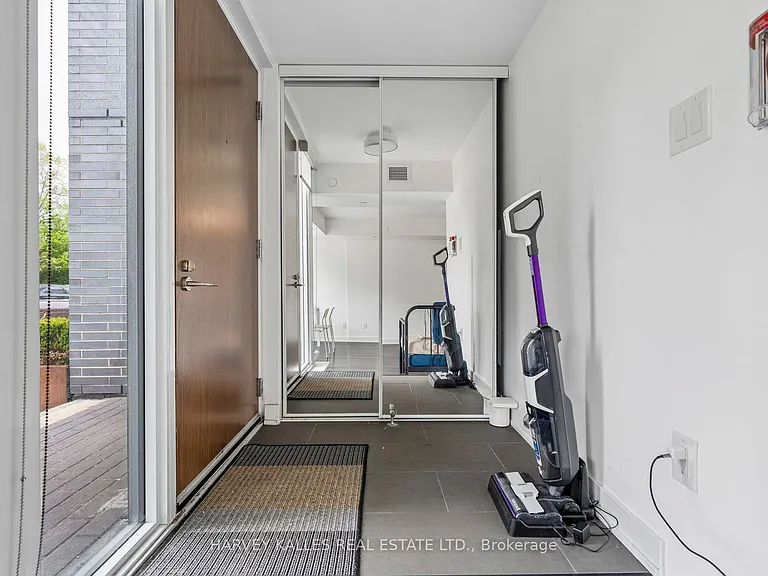 152 Flemington Rd #Townhouse 104 — Photo 6