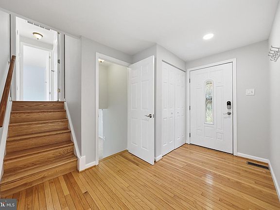 3rd image of 6113 Elaine Dr
