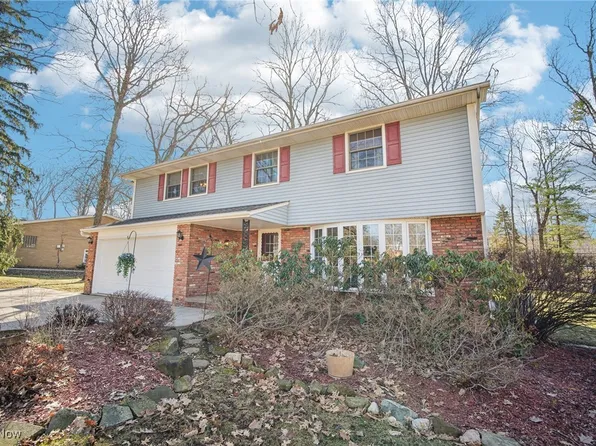 4437 Oakridge Dr, North Royalton, OH 44133