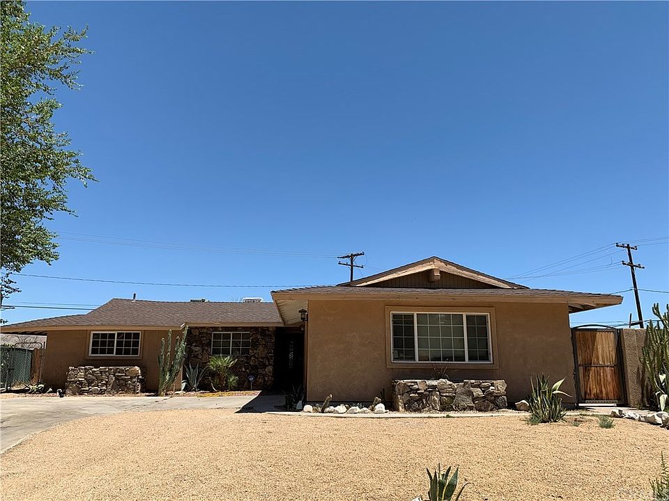 1st image of 15843 Fresno Ln