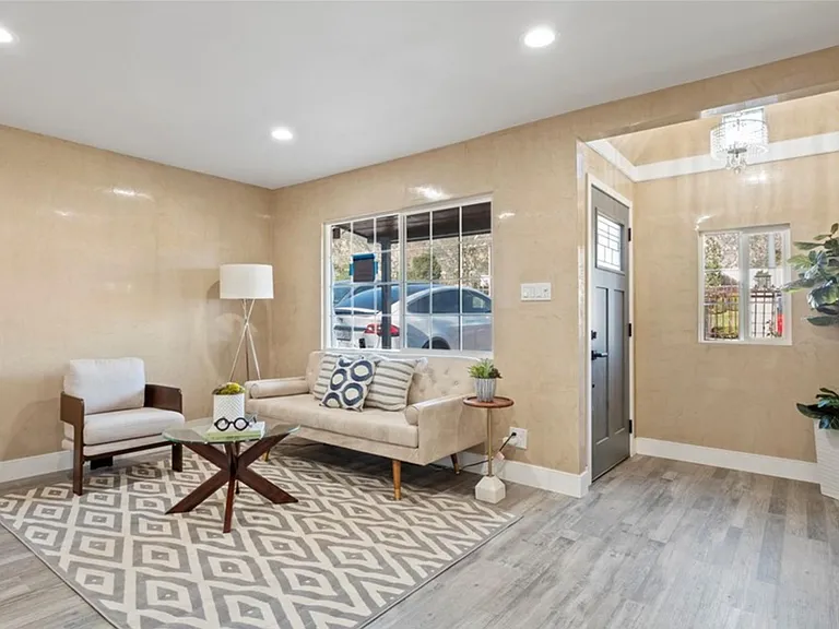 13573 Eldridge Ave — Photo 10