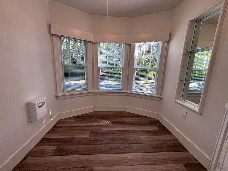 3834 NE Senate St — Photo 5