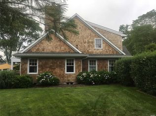 13 Brushy Neck Ln, Westhampton, NY