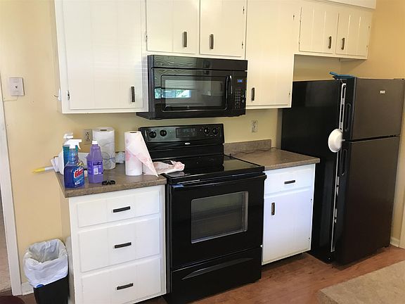 5th image of 312 Lake Court Dr