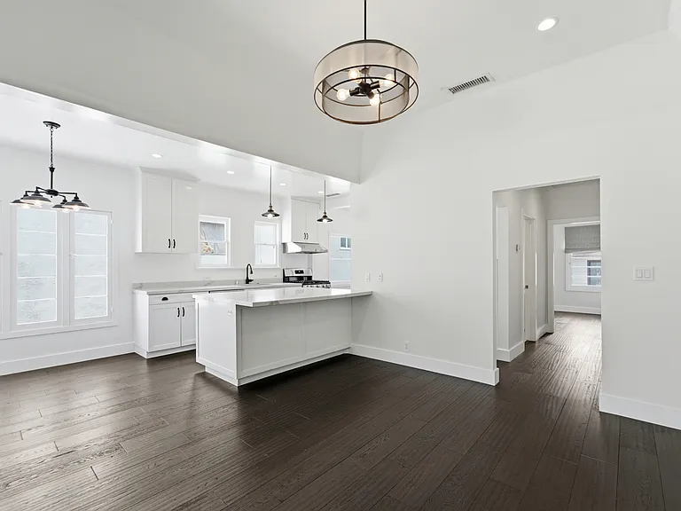 920 N Genesee Ave #920 — Photo 10