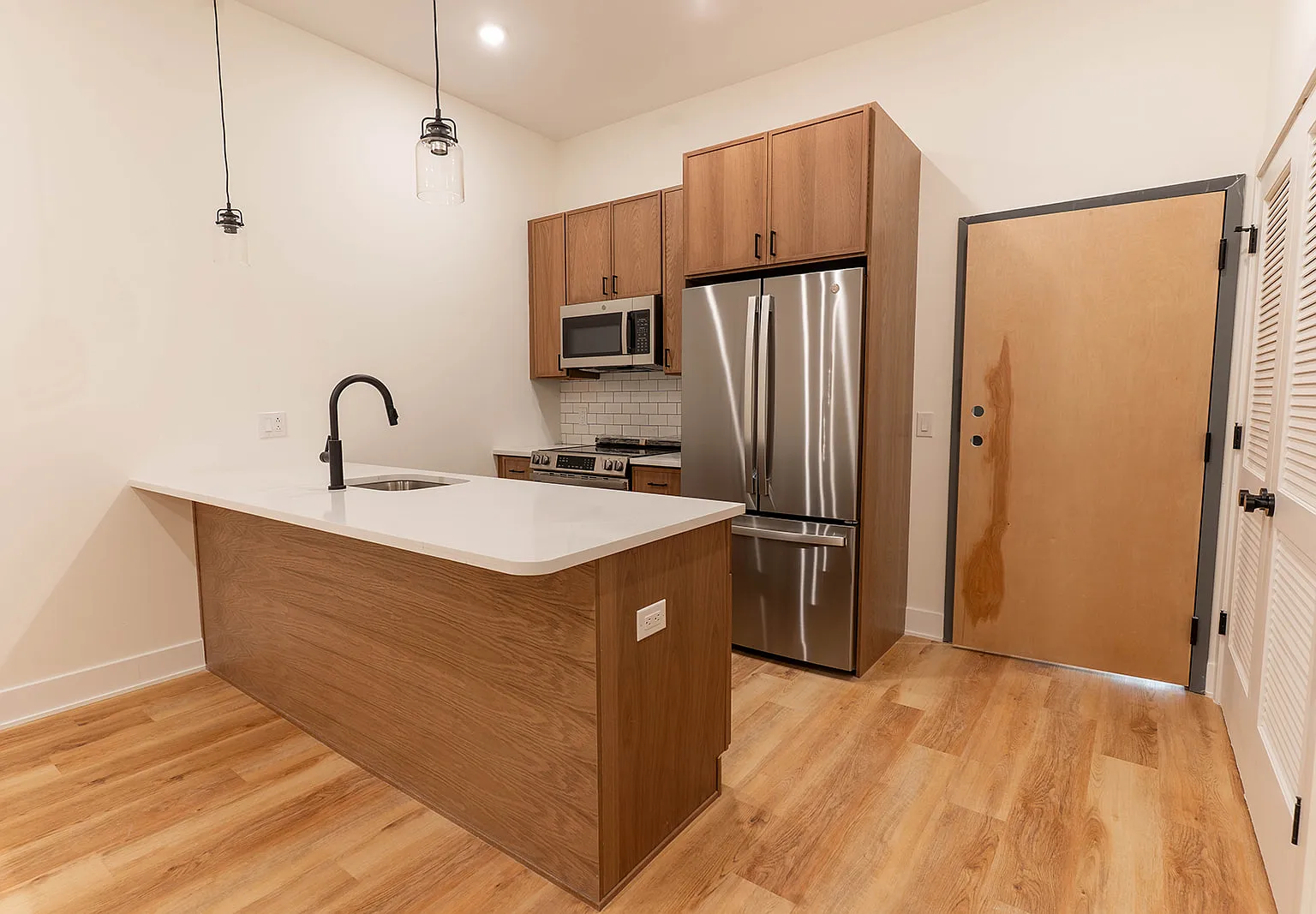 3 bed, $3,150 — Photo 3