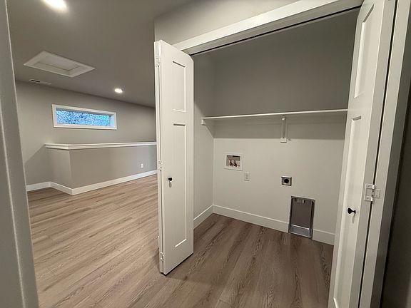 3rd image of 651 Washington St