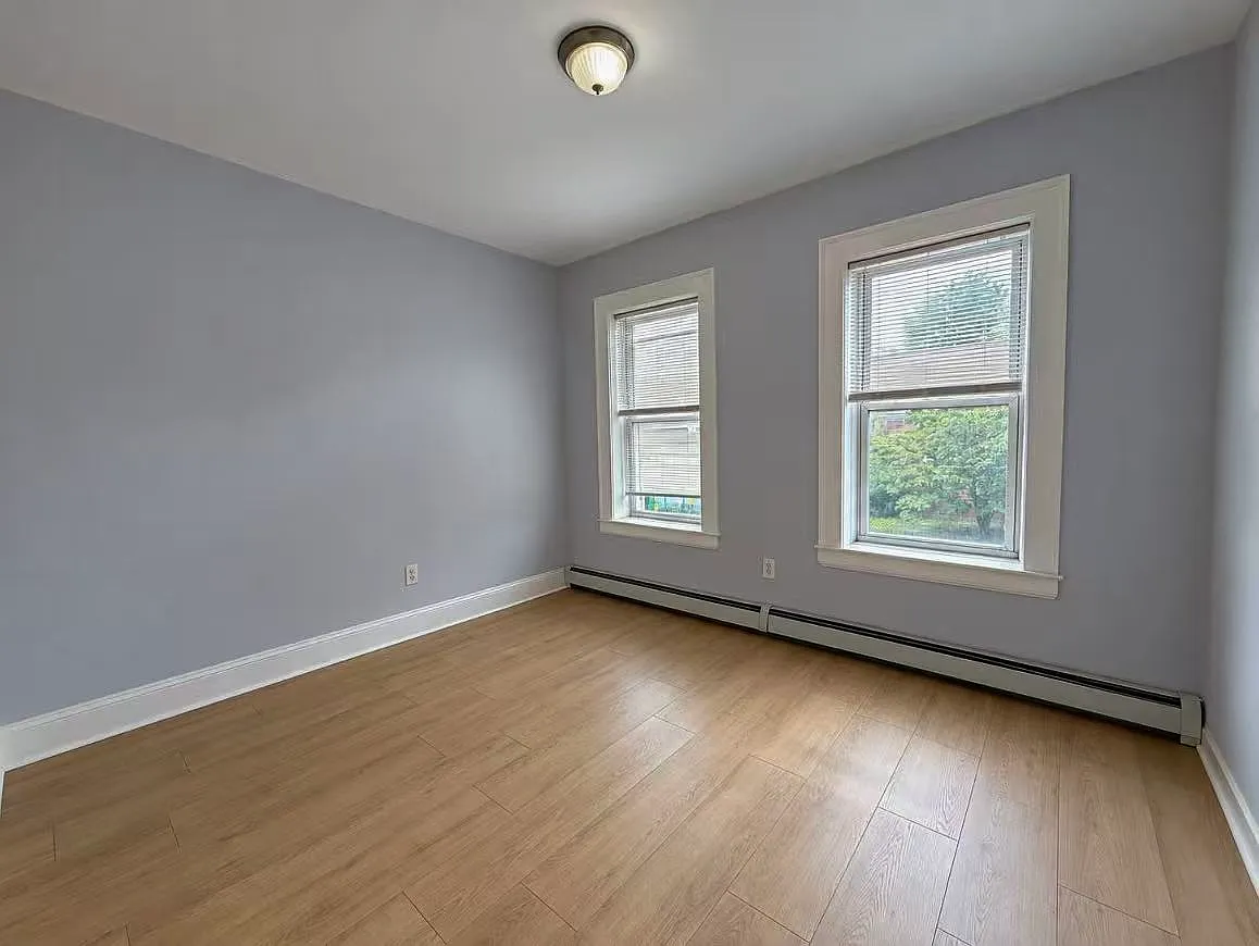 2 bed, 1100 sqft, $1,900 — Photo 2
