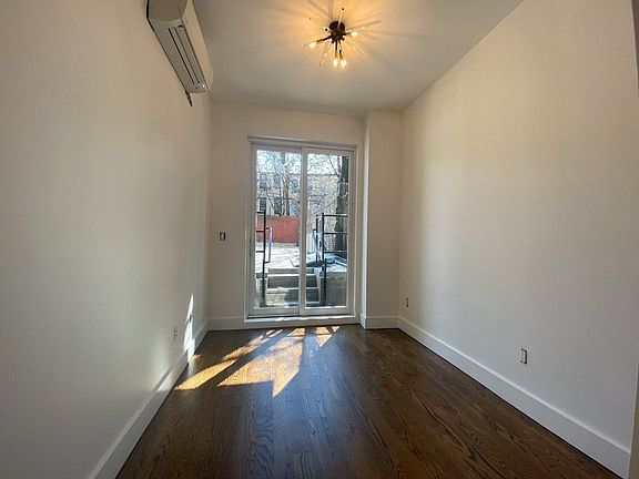 4th image of 200 Scholes St #3F