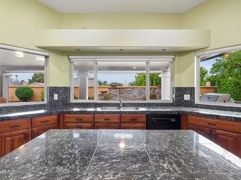 1307 E Treasure Cove Dr — Photo 19