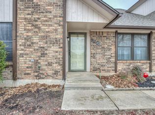 313 Glen Dr, Yukon, OK 73099