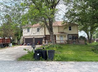 902 Remington Pl, Macon, MO 63552