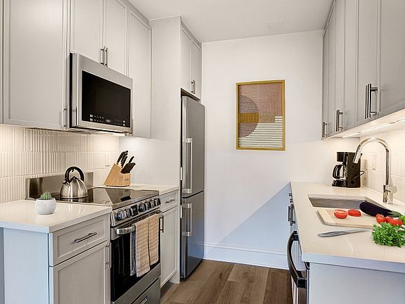 3rd image of 50 W 34th St APT 5C10
