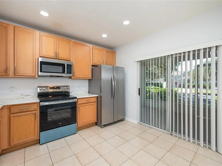 1150 Vineland Pl — Photo 11